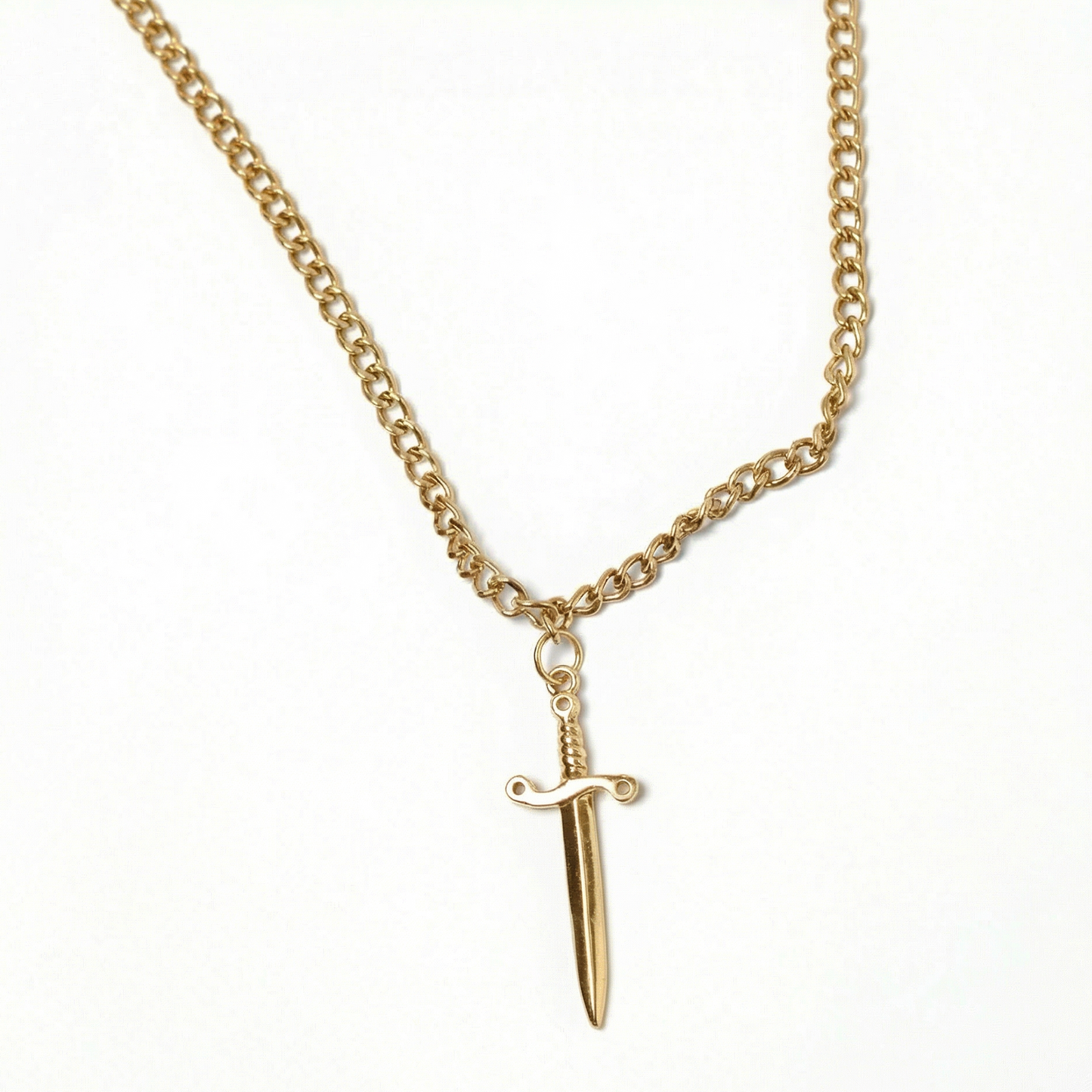 HEART & SWORD RED  |  Zestaw naszyjników w kształcie miecza i serca